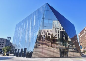 Puppies Puppies отримала премію Музею сучасного мистецтва Клівленда