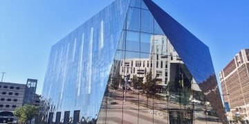 Puppies Puppies отримала премію Музею сучасного мистецтва Клівленда