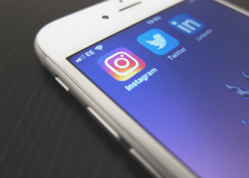 Instagram досяг 2 мільярдів активних користувачів, а Twitter запускає автоматичні субтитри для відео