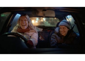 Ролик Emotive Shelter показує, як мати й дочка змушені жити у своїй машині на Різдво