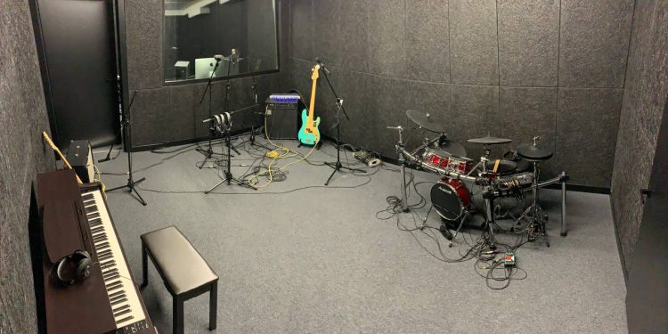 В Україні запрацювала перша професійна студія звукозапису для підлітків