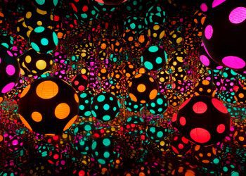 Нескінченно танцюючі серця: музеї Hirshhorn та Олбрайт-Нокс спільно придбали Infinity Room