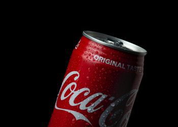Coca-Cola оновлює дизайн банок