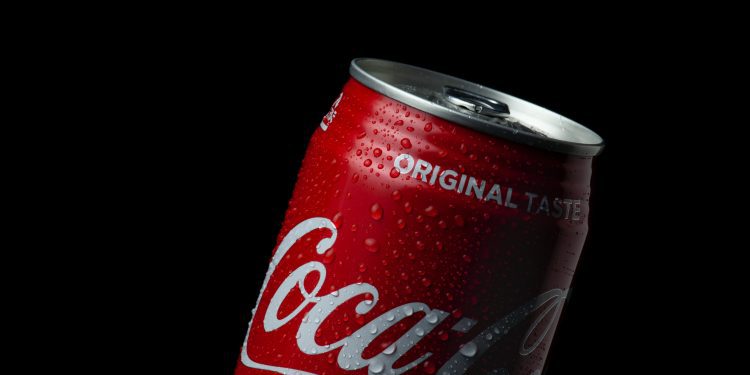 Coca-Cola оновлює дизайн банок