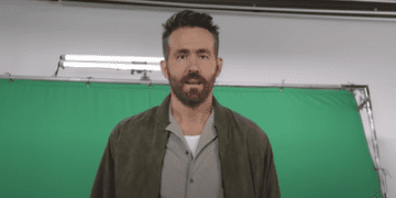 Нова мобільна реклама Mint за участю Райана Рейнольдса