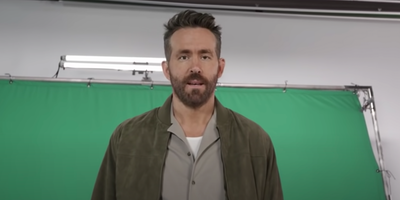 Нова мобільна реклама Mint за участю Райана Рейнольдса