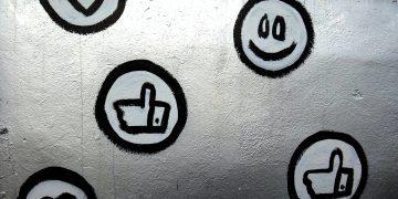 Нова функція Instagram, яка дозволяє вподобати Story без повідомлень