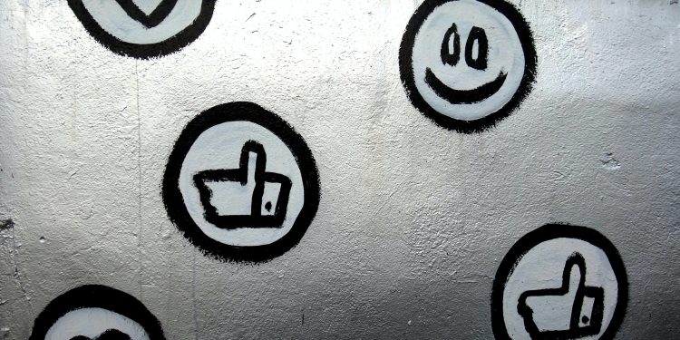 Нова функція Instagram, яка дозволяє вподобати Story без повідомлень