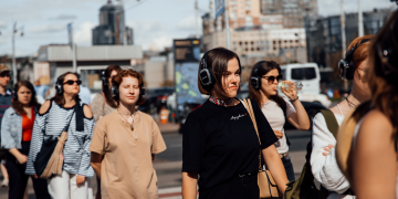 Як це — бути коханою воїна: у Києві вперше покажуть імерсивну виставу pomitna