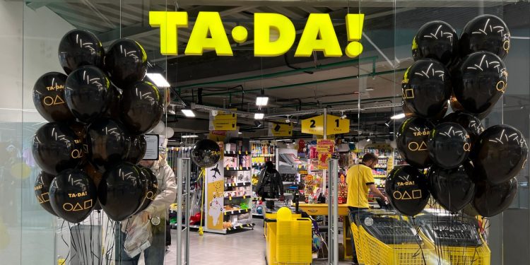 Шопінг у стилі “Гри в кальмара”: відкриття нового супермаркету TA-DA! у Києві
