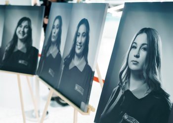 VARUS презентував фотопроєкт «Люди для людей» в центральній галереї ТЦ Lake Plaza